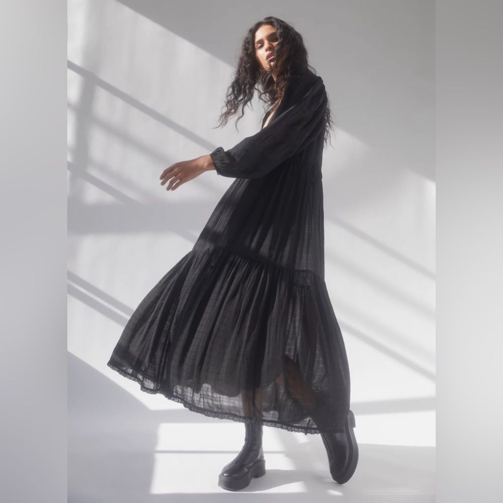 Aritzia Wilfred Whimsy Billowy Black Maxi Dress